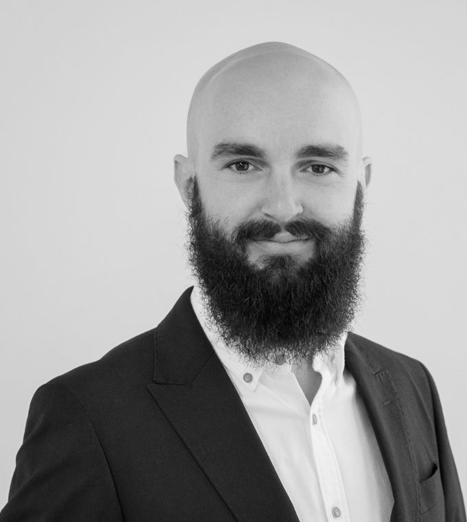 https://maytasebastian-beta.screativa.com/wp-content/uploads/2025/03/JONY_MS.jpg